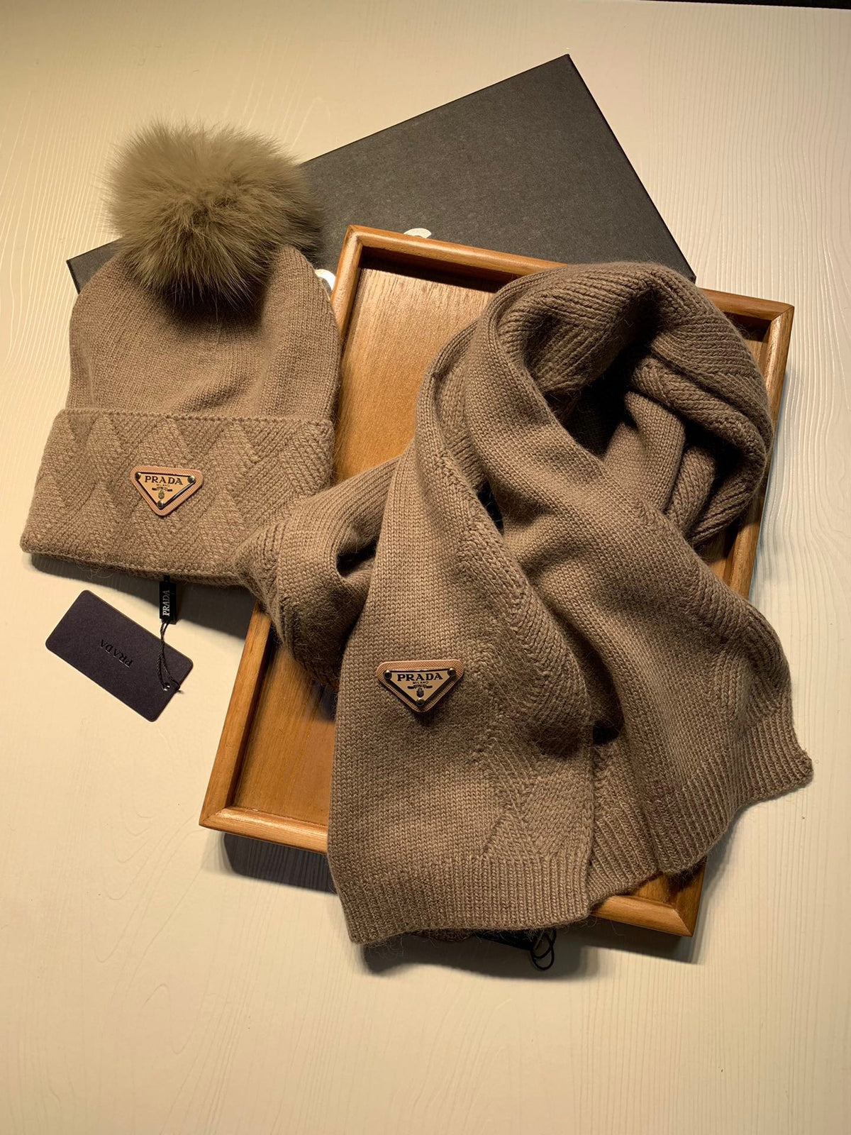 PRADA SET SCARF AND HAT IN MEDIUM BROWN WOOL AND RABBIT FUR 416364