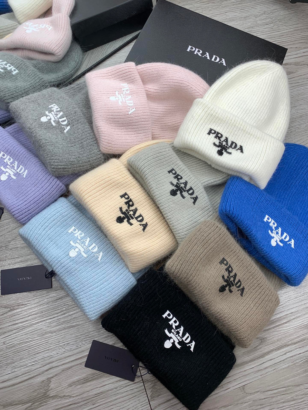 PRADA BEANIE HAT IN WHITE WOOL 108748