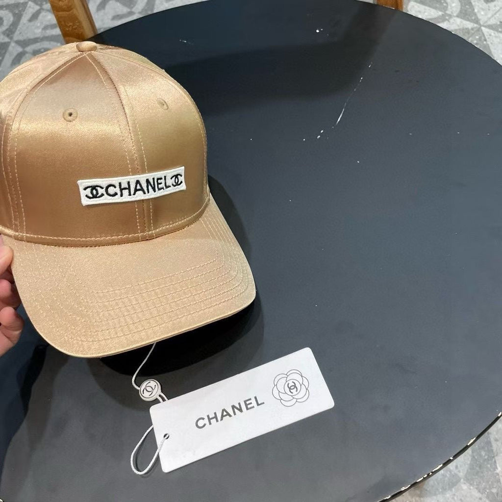 CHANEL BASEBALL HAT IN GOLD SILK SATIN 404866