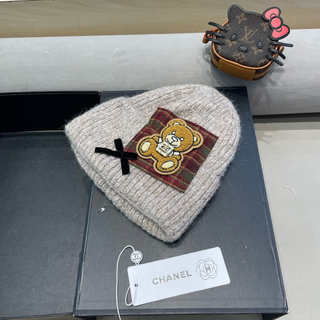 CHANEL BEANIE HAT IN CAMEL BEIGE WOOL WITH BOW 421255