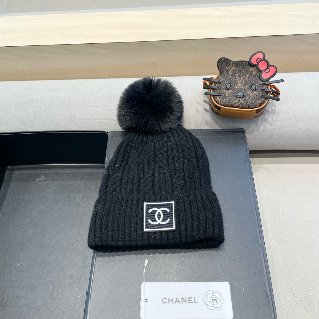 CHANEL BEANIE HAT IN BLACK WOOL 422174