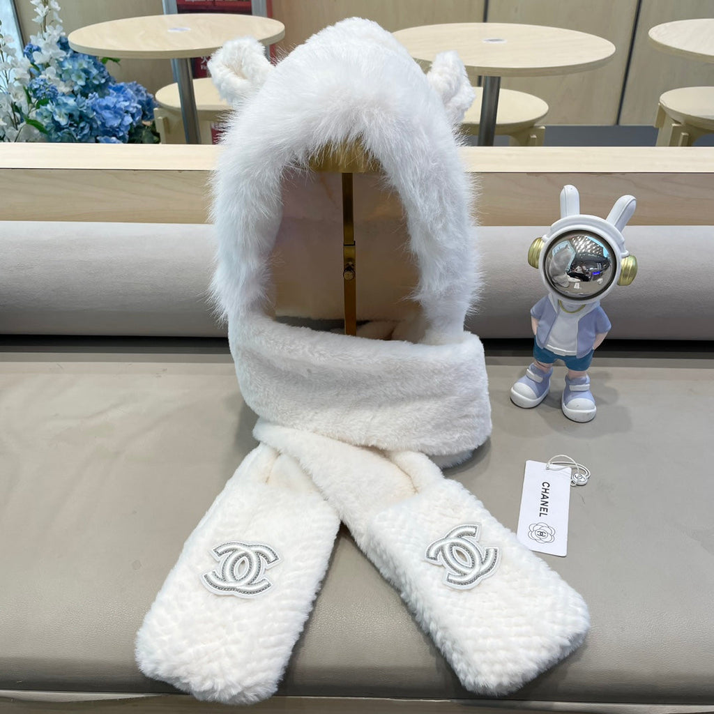 CHANEL BALACLAVA HAT IN WHITE FLEECE 422223