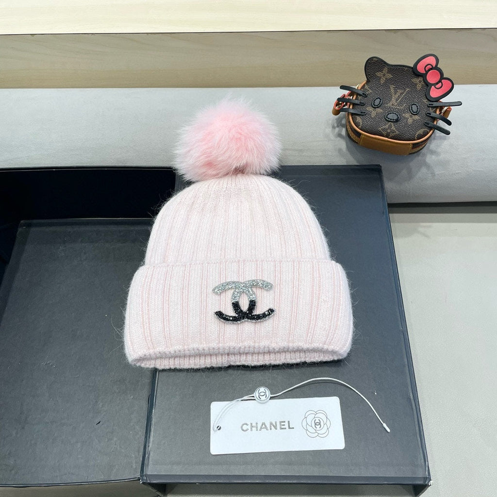 CHANEL BEANIE HAT IN LIGHT PINK WOOL 426232