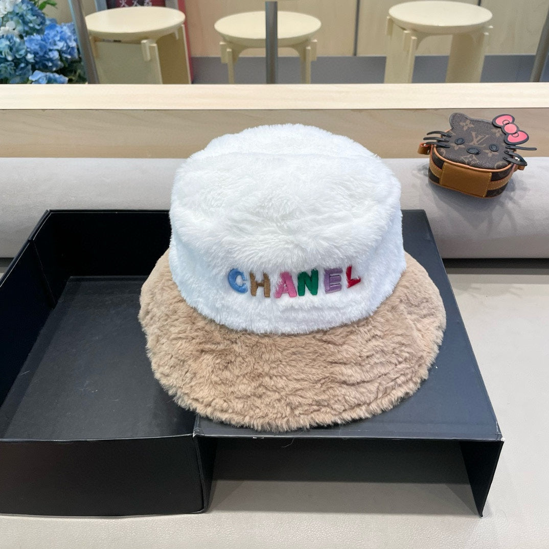 CHANEL BUCKET HAT IN WHITE MIX CAMEL BEIGE LAMB FUR 430219