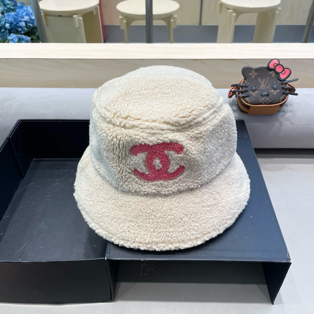 CHANEL BUCKET HAT IN BEIGE LAMB WOOL 430249