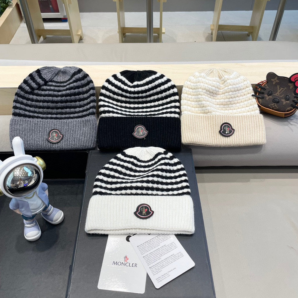 MONCLER BEANIE HAT IN STELL BLACK MIX WHITE CASHMERE 436730