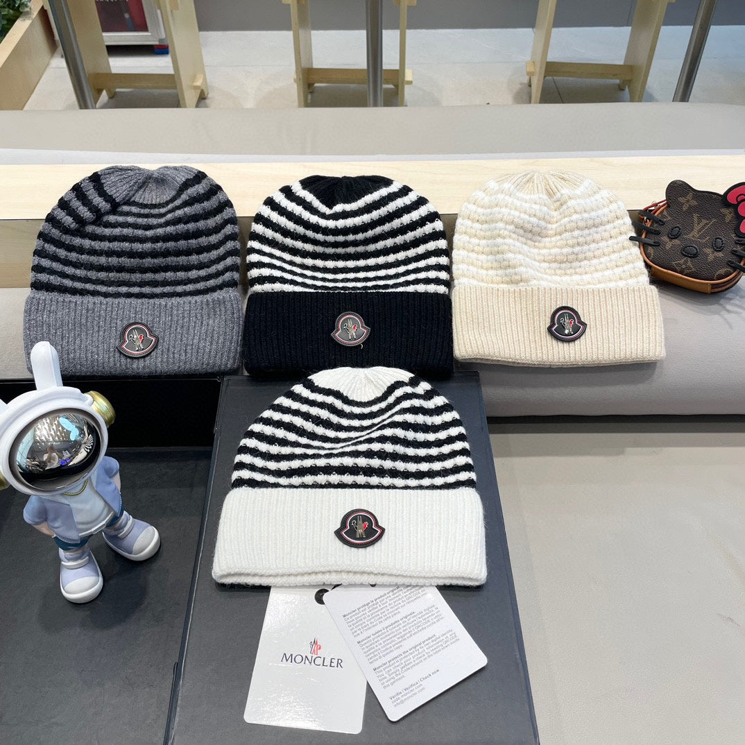 MONCLER BEANIE HAT IN STELL BLACK MIX WHITE CASHMERE 436730