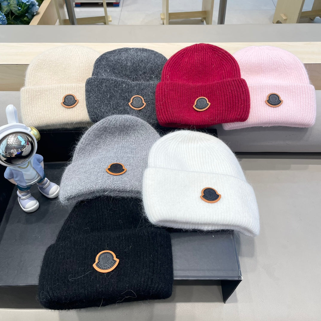 MONCLER BEANIE HAT IN BISQUE BEIGE WOOL 438122