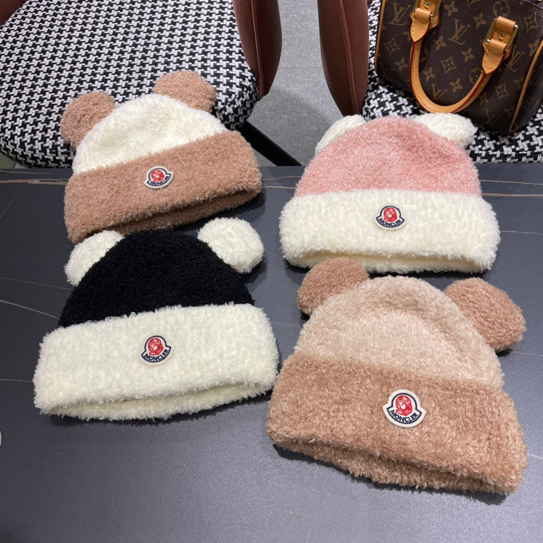 MONCLER BEANIE HAT IN BLUSH PINK MIX WHITE WOOL AND RABBIT FUR 437686